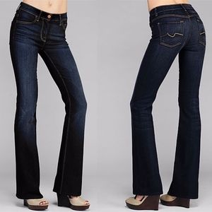 • 7 For All Mankind • Mid Rise Bootcut in L'amour